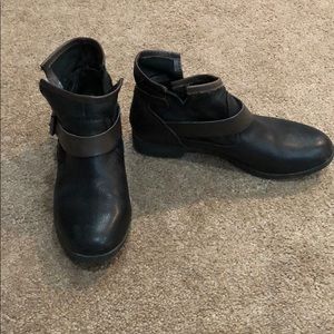 BCBG black and brown booties